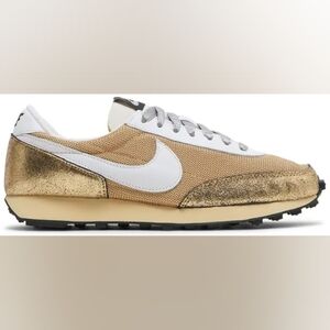 Nike Womens Daybreak 'Golden Gals' Size 8